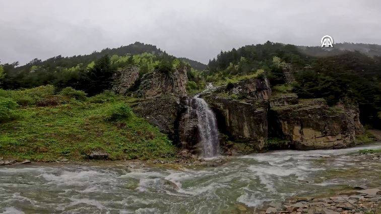 Mayıs ayının ortasında karla mücadele sürüyor - Resim: 12